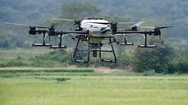 Drones no setor agrícola: 5 maneiras pelas quais os UAVs inteligentes estão ajudando os produtores a atender à demanda